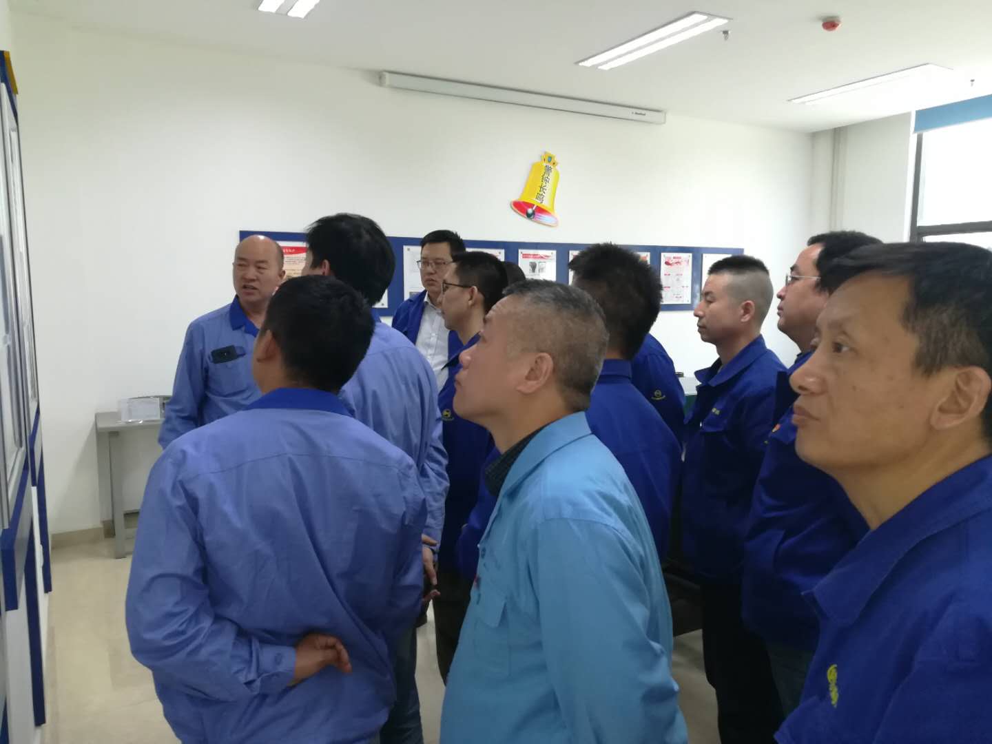 煤專(zhuān)公司組織全體黨員參觀安全警示教育室